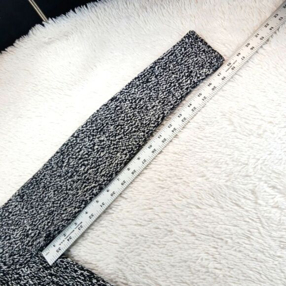 Liz Claiborne Sweater Size Medium Pullover Black White Gray Marled Crew Neck - Picture 7 of 8